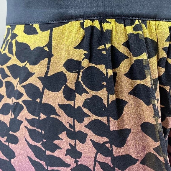 ✨🥀 y2k Floral Halter Top 🥀✨ - Picture 8 of 8